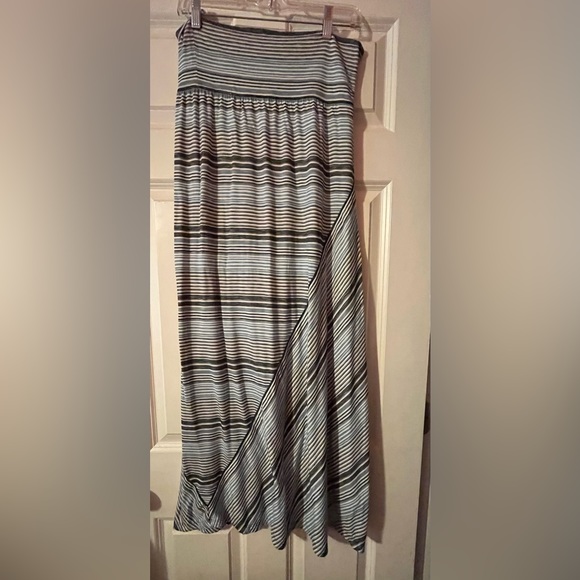Max Studio Maxi Skirt Size S - Picture 2 of 2